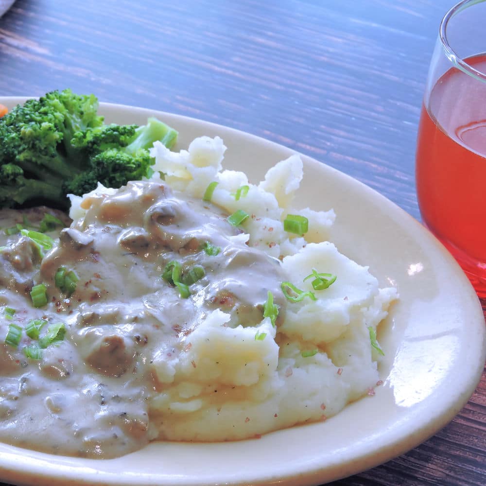 Beef Tips and Gravy served with mashed potatoes and brocolli