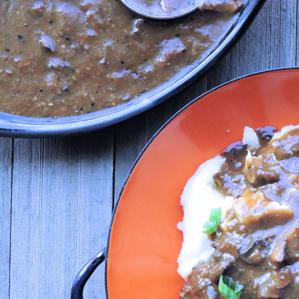 24Bite Recipe: One Skillet Country Cube Steaks with Mushroom Gravy Recipe by Christian Guzman