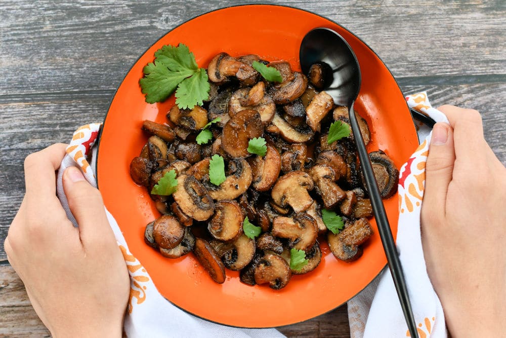 24Bite: Sliced Baby Bella Mushrooms Sauteed in Wine Recipe by Christian Guzman