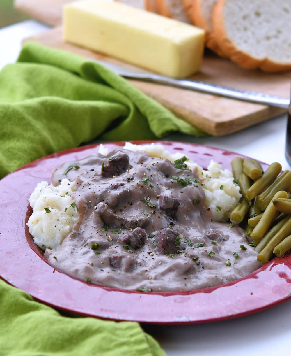 24Bite: Slow Cooker Beef and Mushrooms Recipe by Christian Guzman