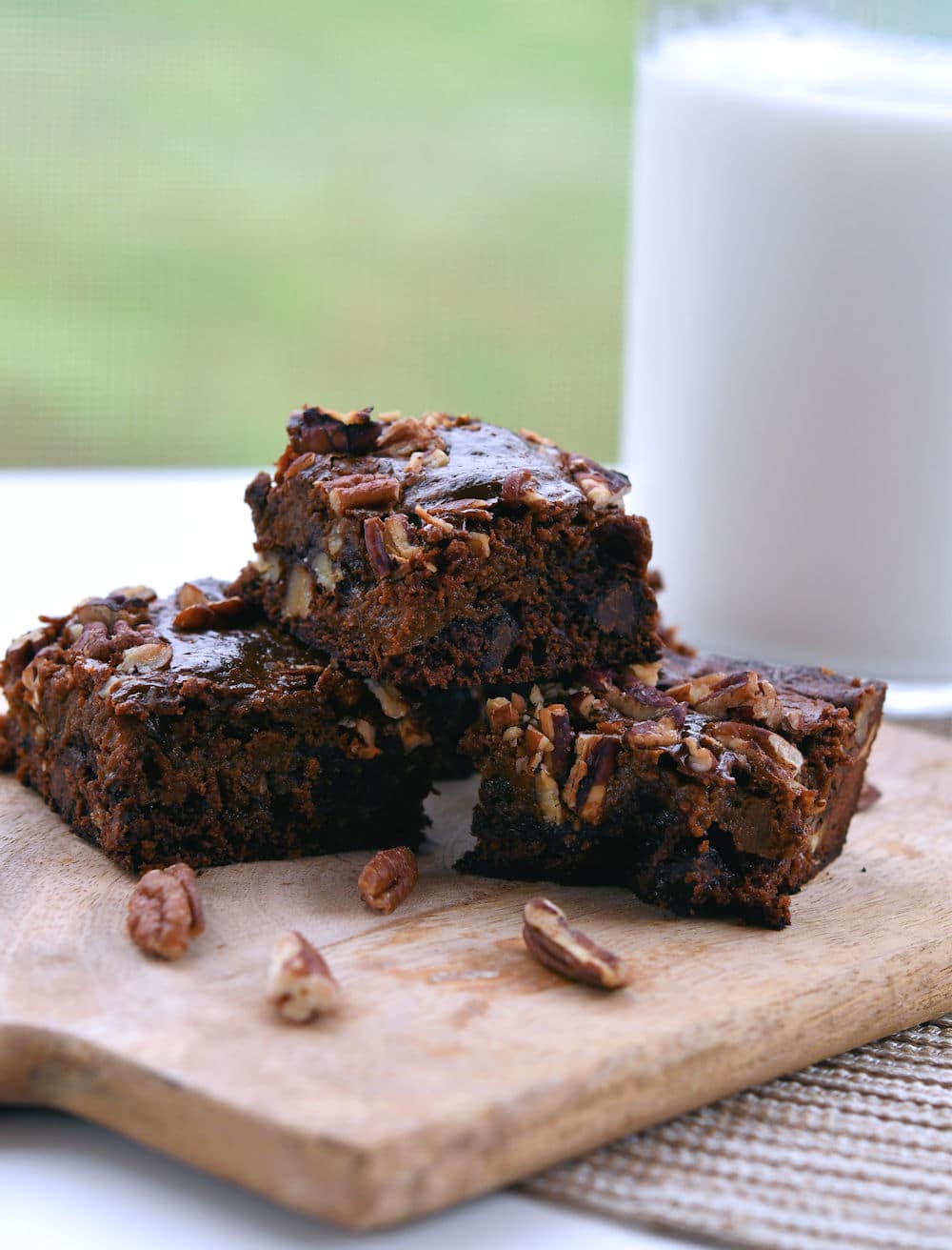 24Bite: Easy Brownies with Caramel Dulce de Leche Recipe by Christian Guzman