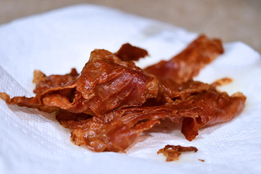 24Bite: Prosciutto ham just fried and resting on paper towel