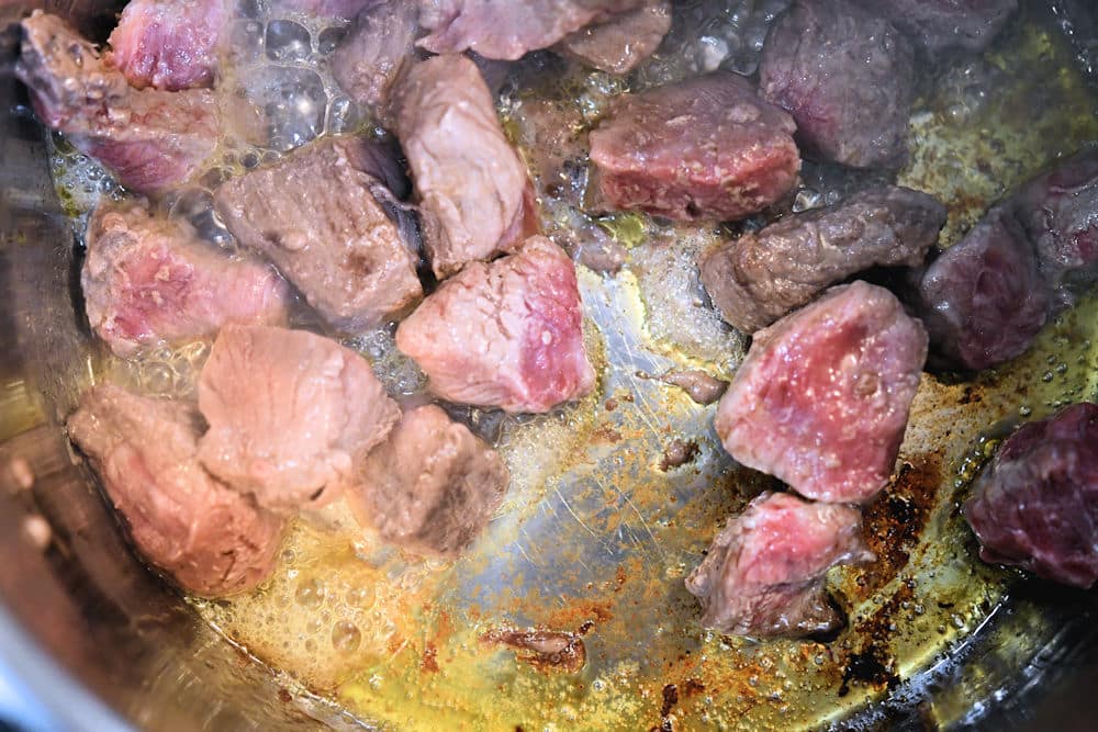 24Bite: Searing chunks of chuck roast in olive oil