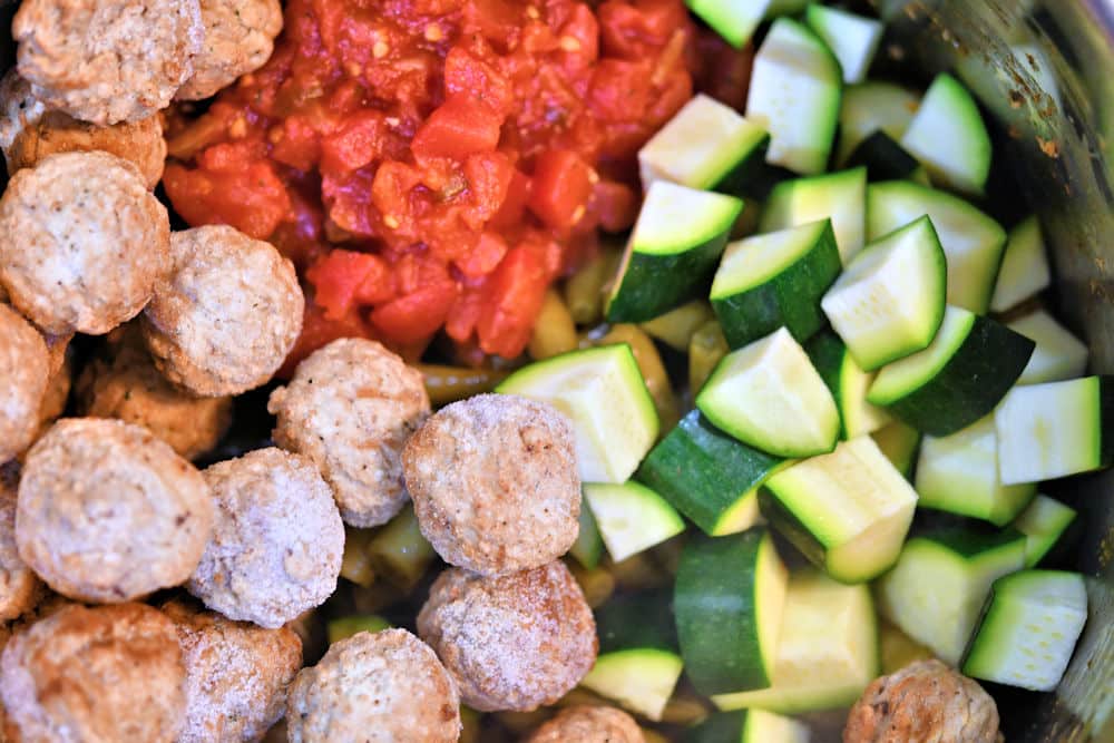 24bite: adding frozen meatballs, tomatoes, green beans and zucchini to Instant Pot
