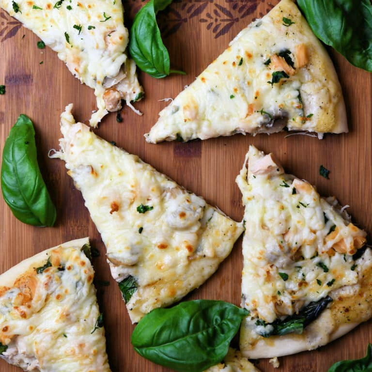 Spinach Alfredo Pizza with Shredded Chicken