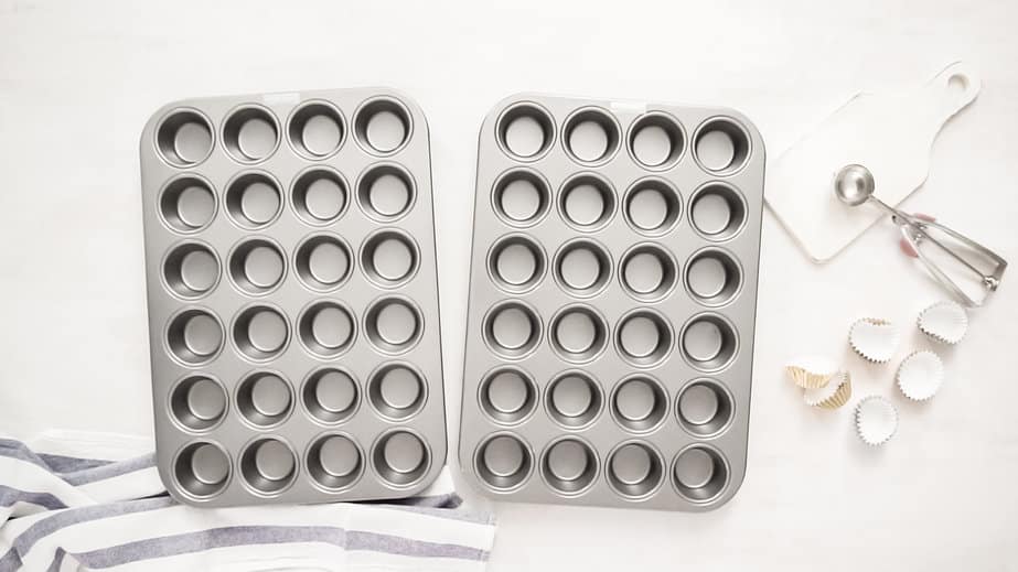 two mini muffin tins on a white background © arinahabich via 123rf.com