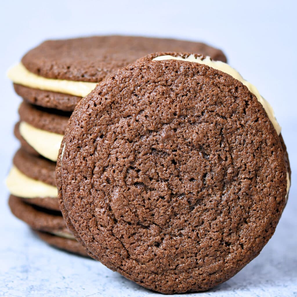 Chocolate Sandwich Cookies with Peanut Butter