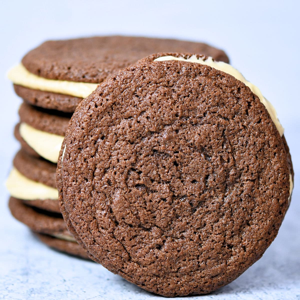 24Bite: Chocolate Sandwich Cookies with Peanut Butter recipe by Christian Guzman