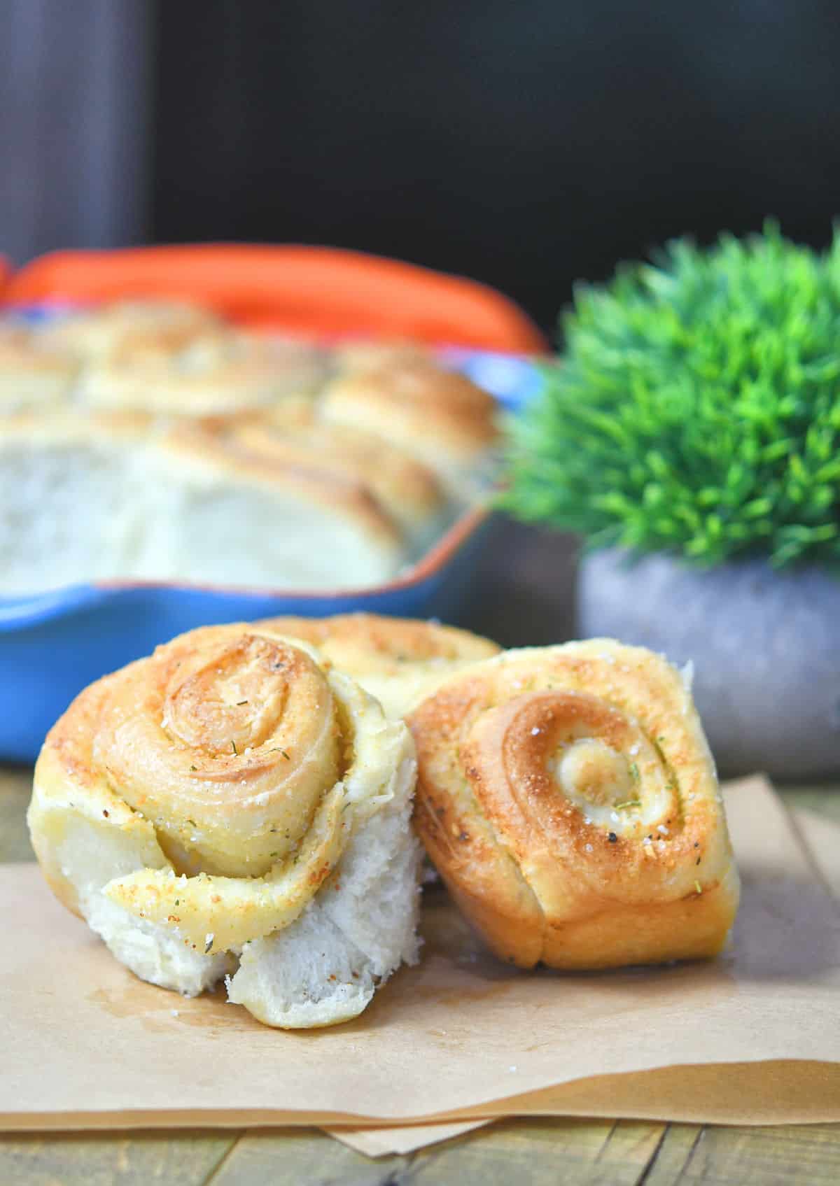 Cheesy Garlic Dinner Rolls In A Bread Machine by Christian Guzman for 24Bite