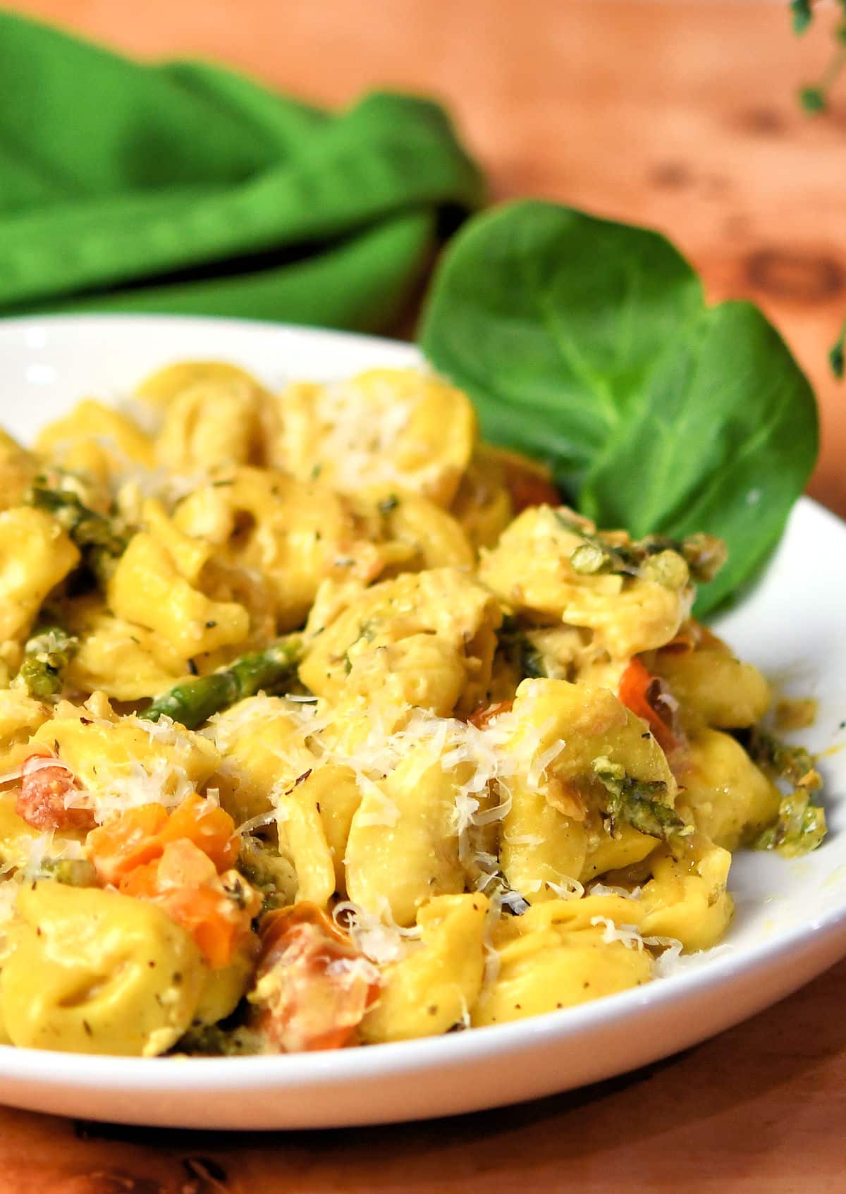 Cheesy Asparagus Tortellini Recipe from 24Bite