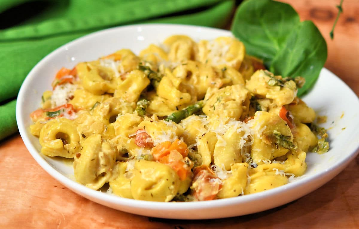 Cheesy Asparagus Tortellini recipe by Christian Guzman